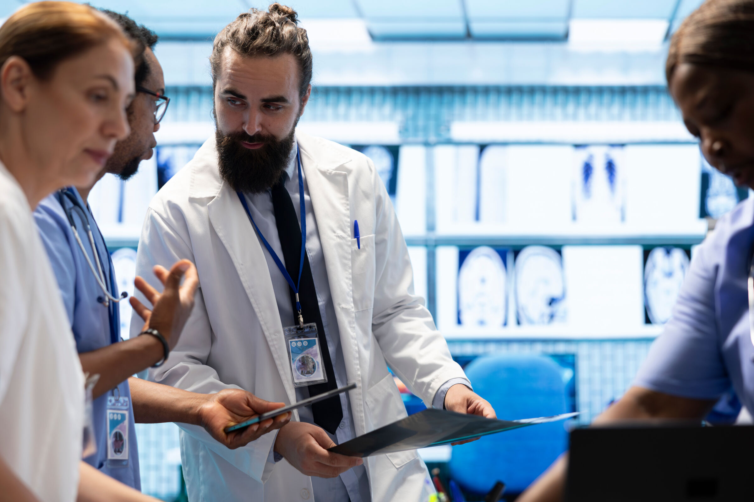 Doctors making decisions collaboratively