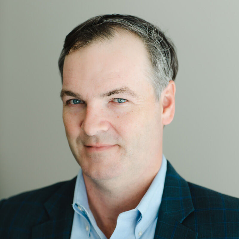 Stuart Bracken headshot